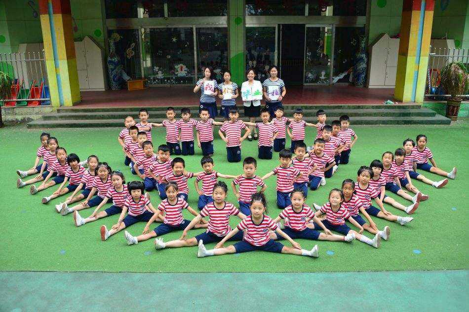 幼儿园毕业摄影跟拍纪念册制作