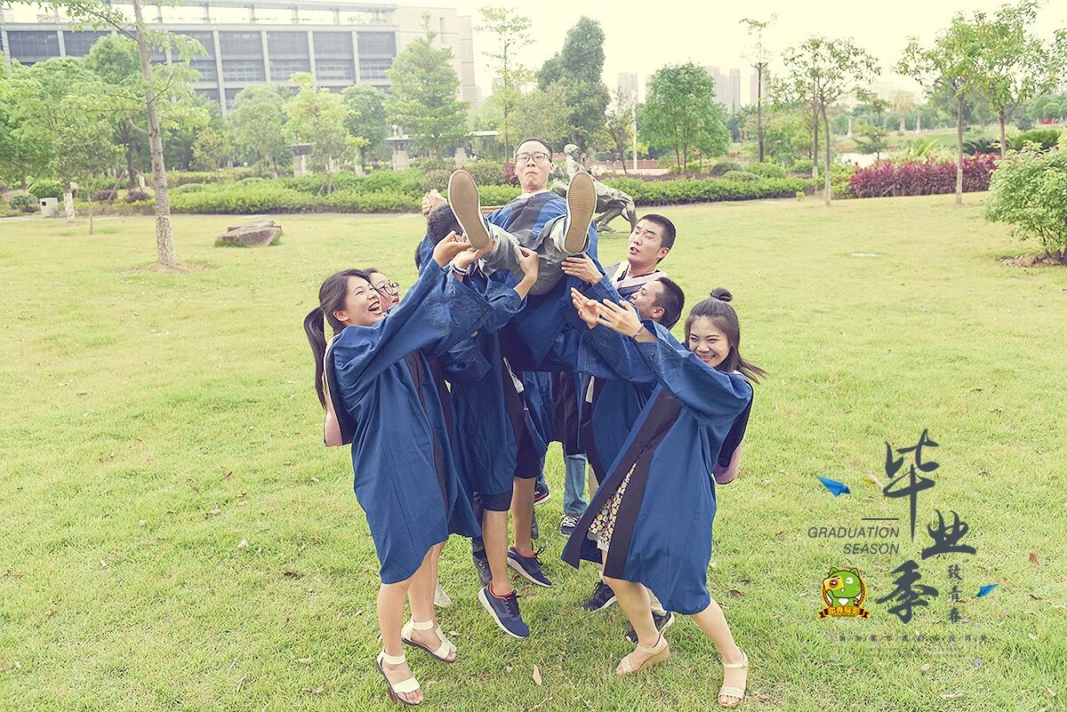 大学毕业照拍摄高校班级毕业写真服务