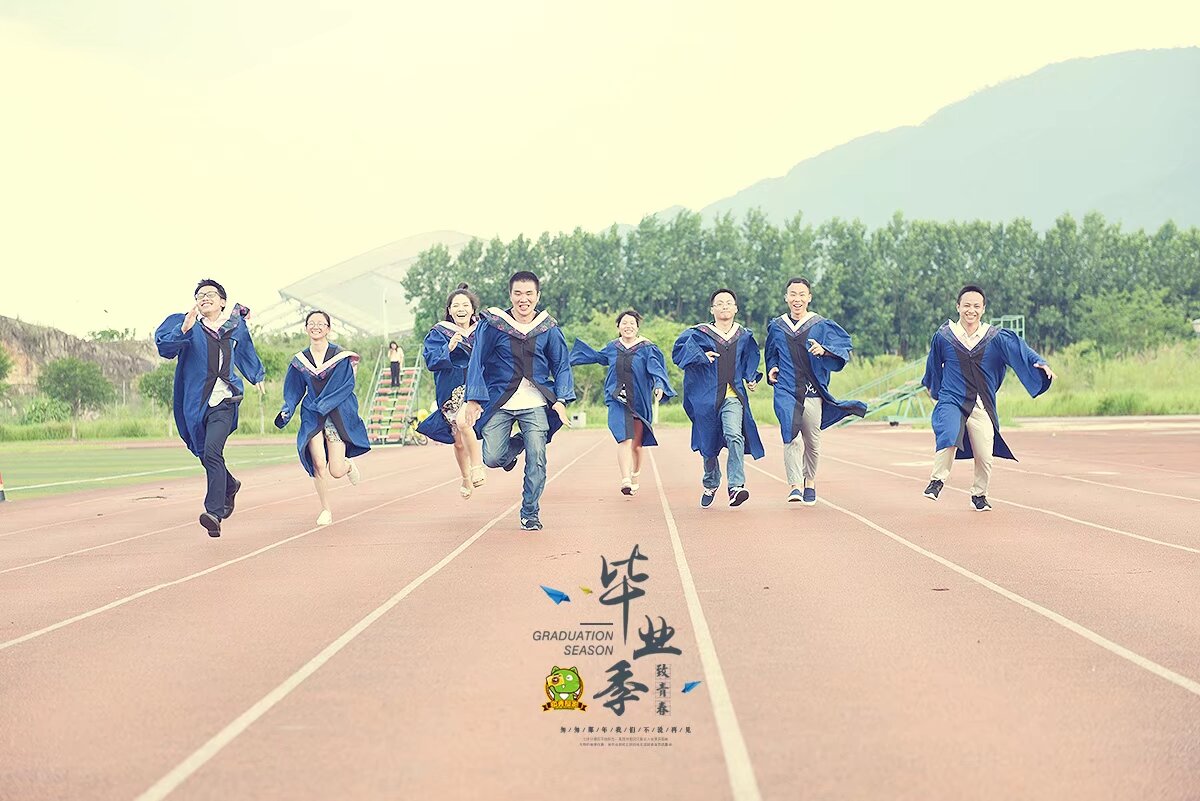 大学毕业照拍摄高校班级毕业写真服务
