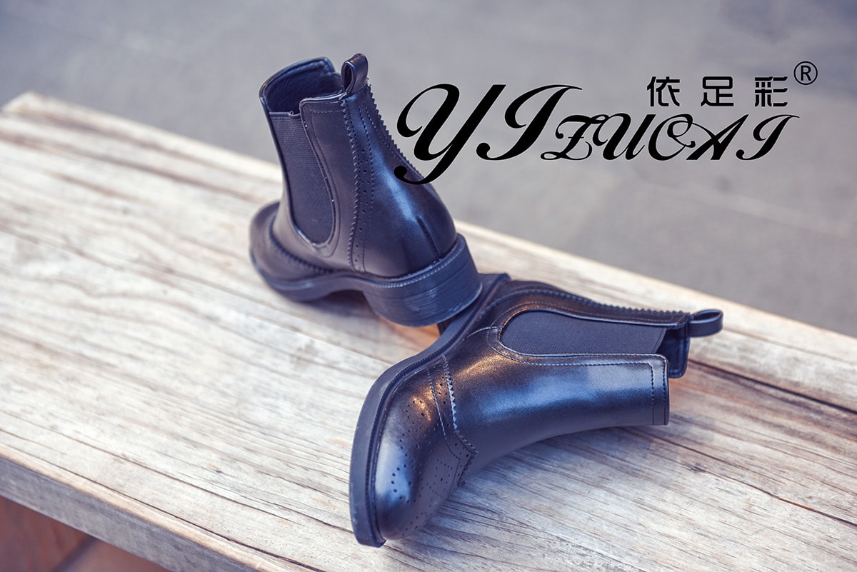 淘宝时尚电商女鞋短靴皮靴外拍摄影
