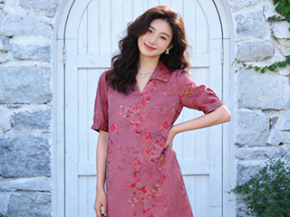 女装拍摄+AI石墙庭院真人模特短视频